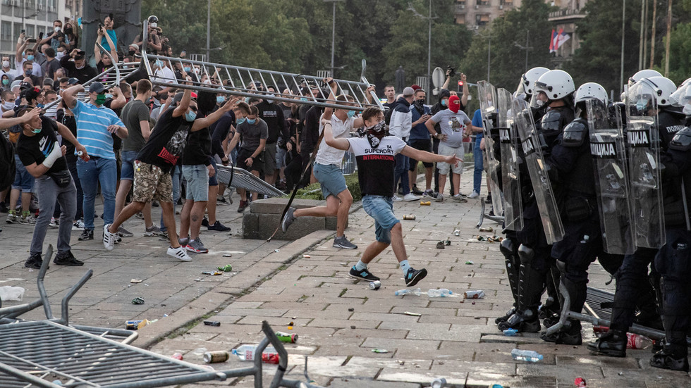 Serbia introduces new anti-coronavirus restrictions amid protests — RT World News