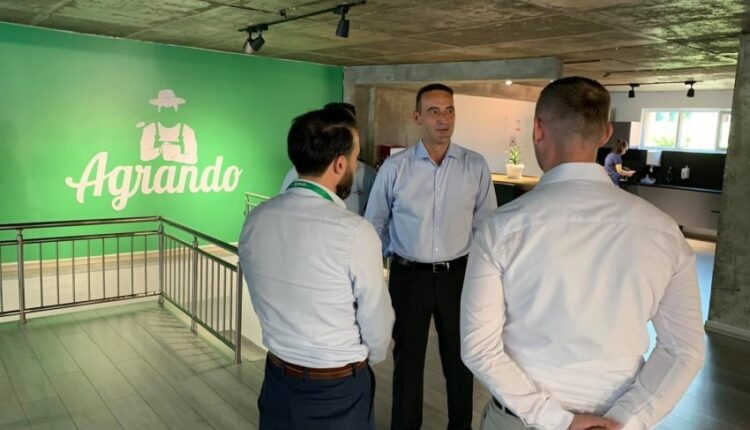 Daut Haradinaj visits businesses in Prishtina: Young people with creative