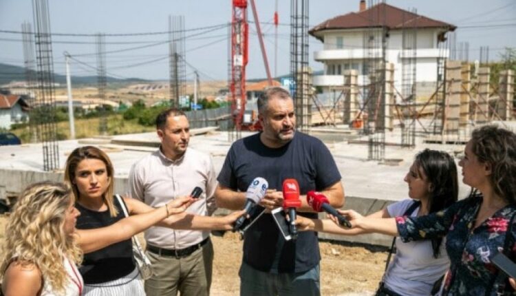 Ahmeti inspects the works of QMF Veternik, the citizen calls