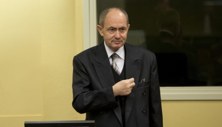 Bosnian Serb general convicted of genocide dies in jail |