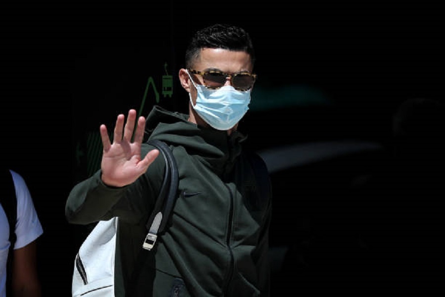 Agjenti ia ofron shërbimet e Ronaldos gjigantit anglez